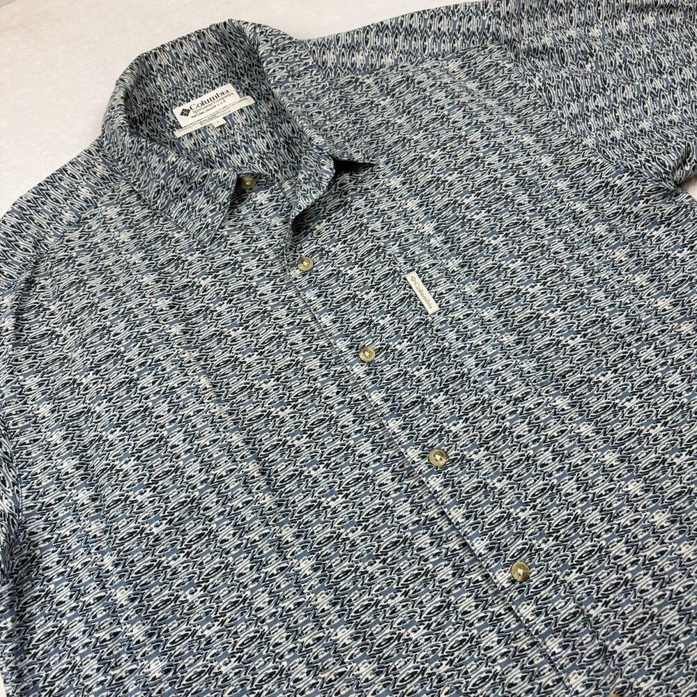 Columbia Button Up Shirt Men L Blue Geometric Short Sleeve Relaxed Fit